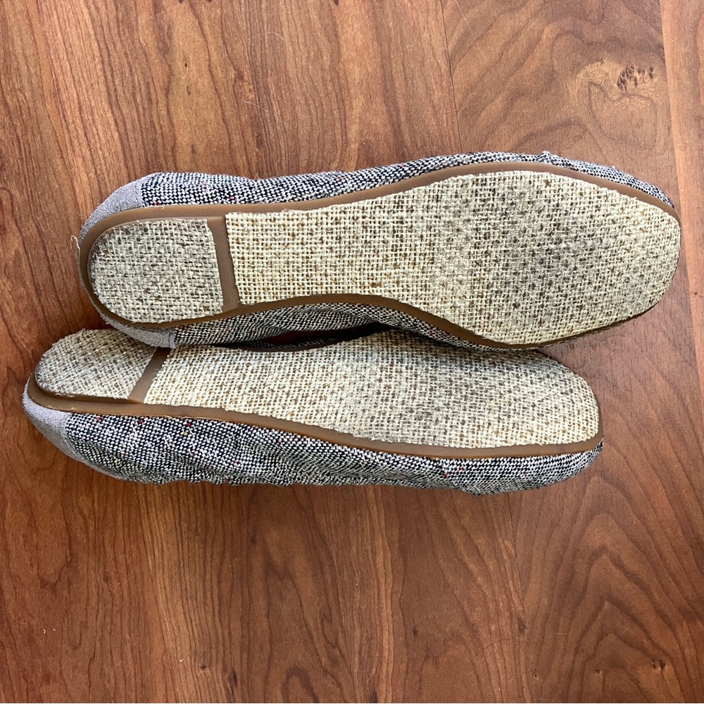 EUC TOMS Ballet Flats, women size 9.5 - Picture 2 of 6